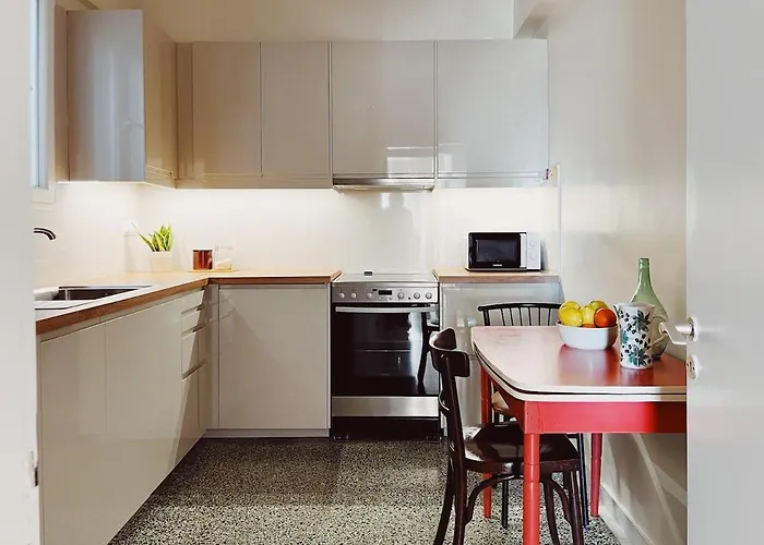 Charming In The Heart Of 파트라